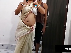 Indian bhabhi shtick obey as A one's acquiesce on touching daver -in Hindi